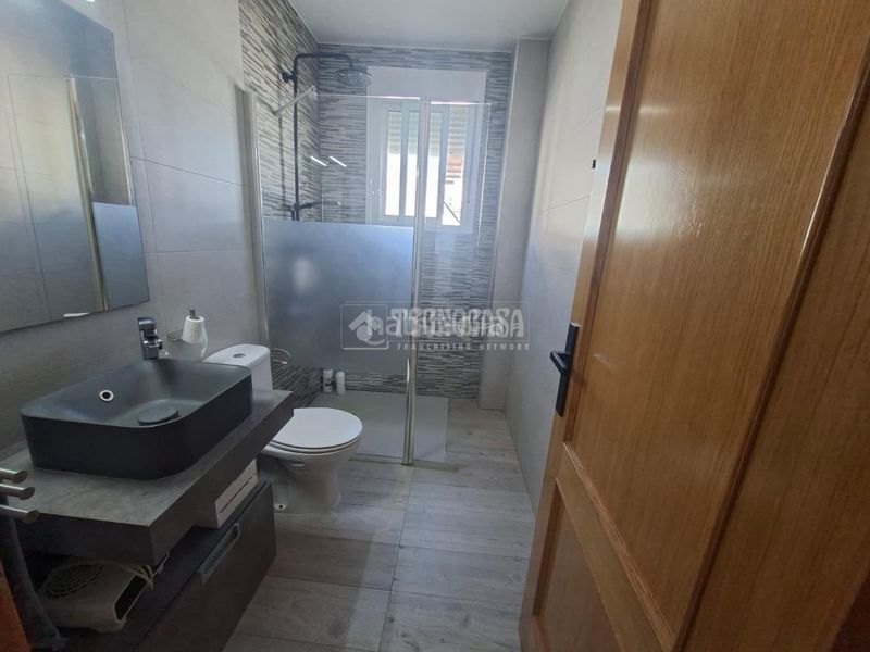 Foto b987daa4-a505-4a29-a0c8-3d4a63a157b9. Pis a Montilla