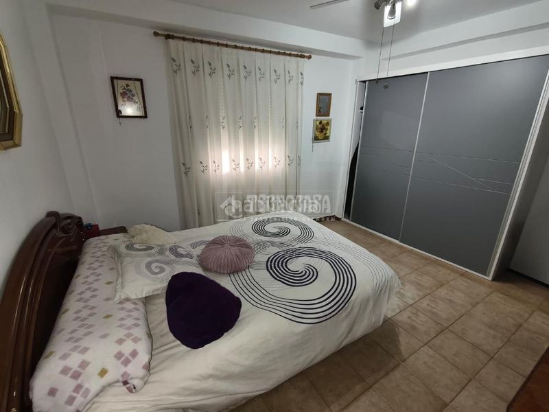 Foto 201381fe-556b-4c40-a758-a0d1ad3b9bd8. Casa aparellada a Montilla