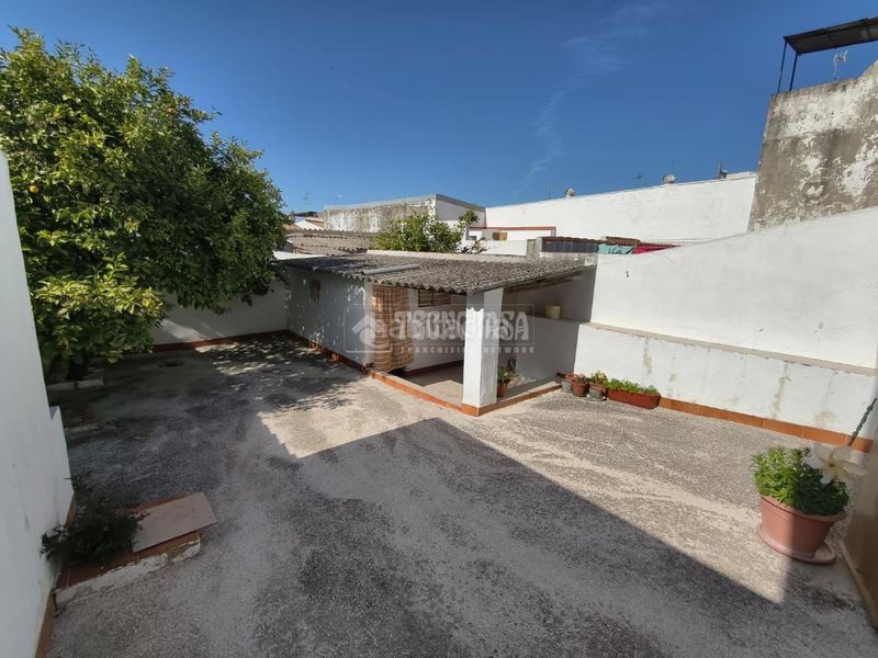 Foto 321b9e02-731a-4b93-8757-a6e6d006a7c4. Casa aparellada a Montilla
