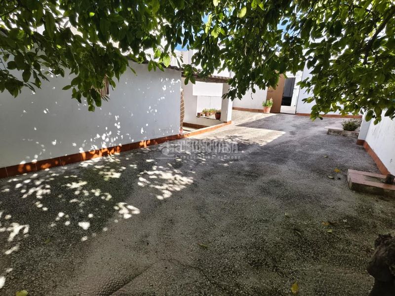 Foto 56391304-ea7e-4b8c-8d0e-23a53705283b. Casa aparellada a Montilla