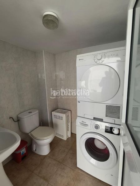 Foto 59cd2d0c-3372-4839-a01c-ce89bbaeb3c8. Casa aparellada a Montilla
