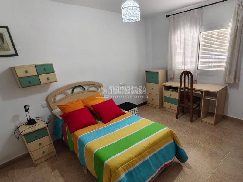 Foto 9c88e682-f1b5-4f4b-98c2-a9ca28a5471d. Casa aparellada a Montilla
