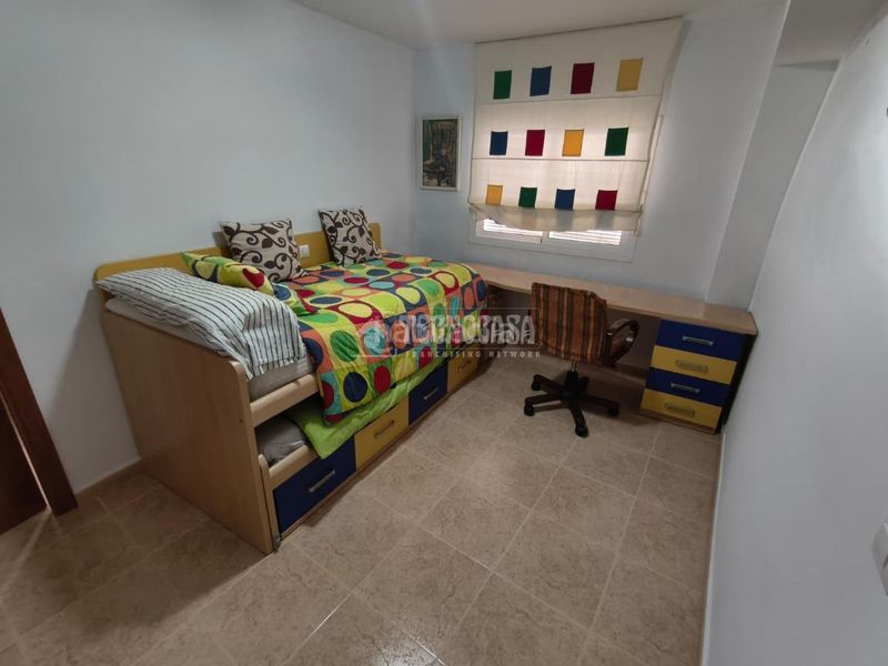 Foto d8580ee1-07fe-4fcd-ae39-8c613a187d30. Casa aparellada a Montilla