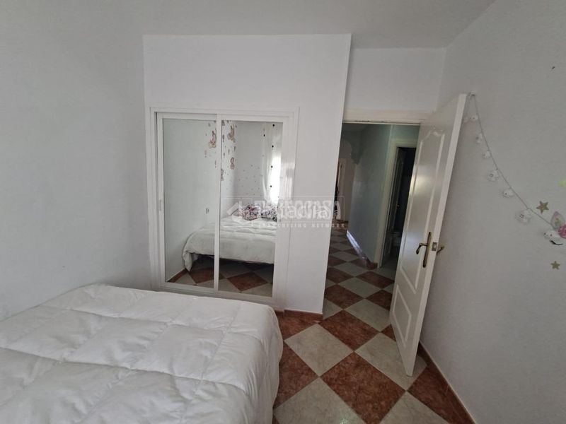 Foto 25ae9ab5-32d6-4b66-a7d2-3aeaf986ea36. Pis a Montilla