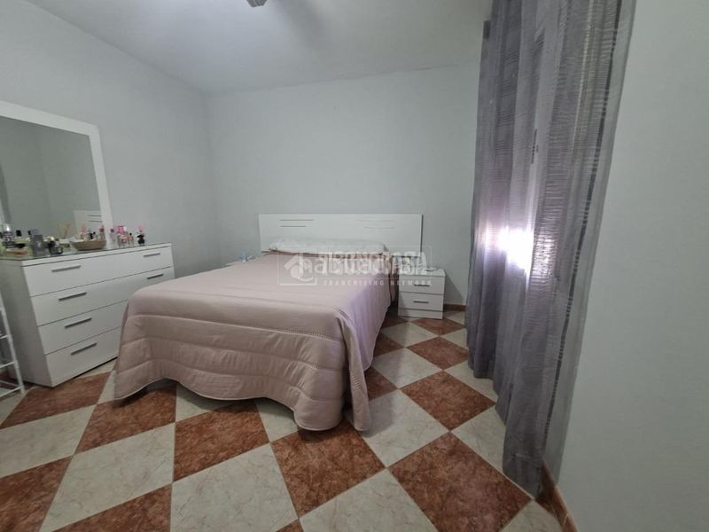 Foto ae44567d-5f84-4e74-8582-32cb0d33bf57. Pis a Montilla