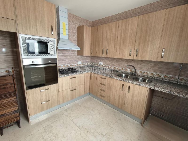 Foto 31c5e3f2-419a-45b2-86c6-19bff77d8ee1. Pis a Montilla