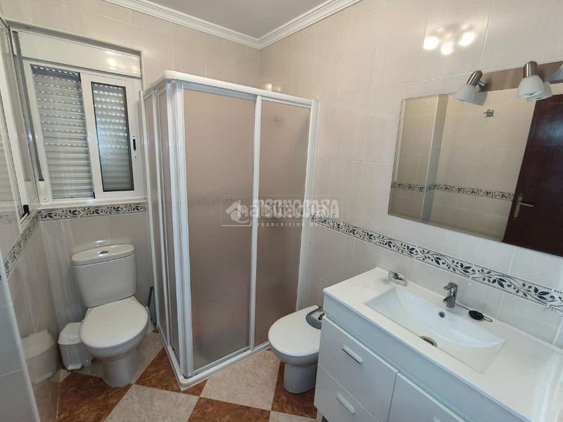 Foto f6c145dd-8974-4fe1-a1bd-a20fb2ec0788. Pis a Montilla