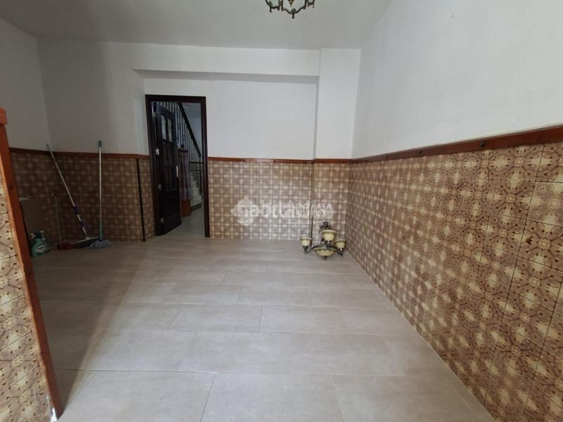 Foto aa6307c8-9021-42fa-8f00-315ba67d5bda. Casa a Montilla