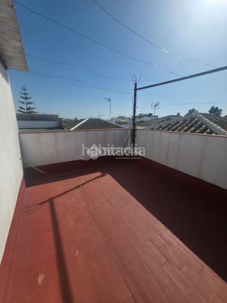 Foto 2836f89f-74e8-4294-a5b1-c209f4fd08d8. Casa amb aparcament a Montilla