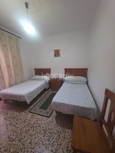 Foto 2c9aa456-30a1-4f85-9392-e9416c8e9d47. Casa amb aparcament a Montilla