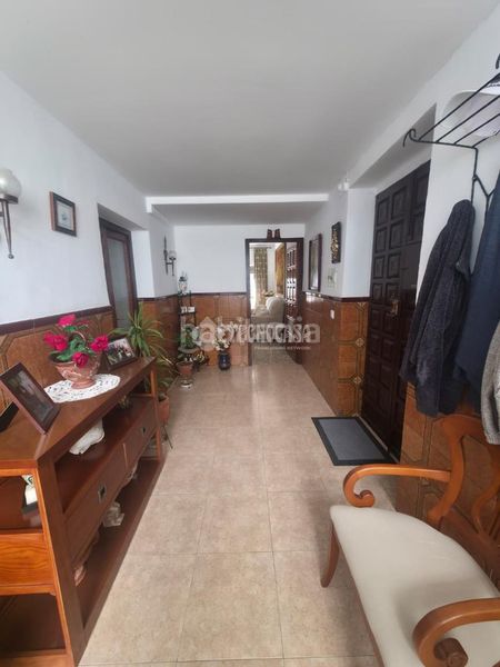 Foto 36b04e40-f84c-4c7d-82c4-144accec22d3. Casa amb aparcament a Montilla