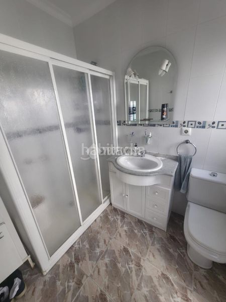Foto a10031a9-a8da-47cb-bda9-e50bab03e2a0. Casa amb aparcament a Montilla