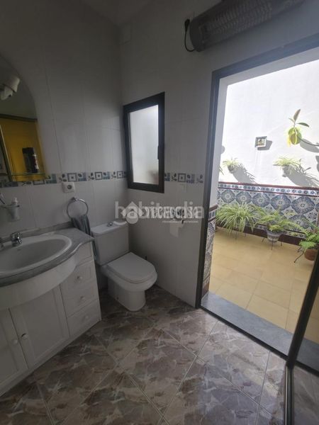 Foto b5d292b4-5818-410d-b943-0f66e9985b6f. Casa amb aparcament a Montilla