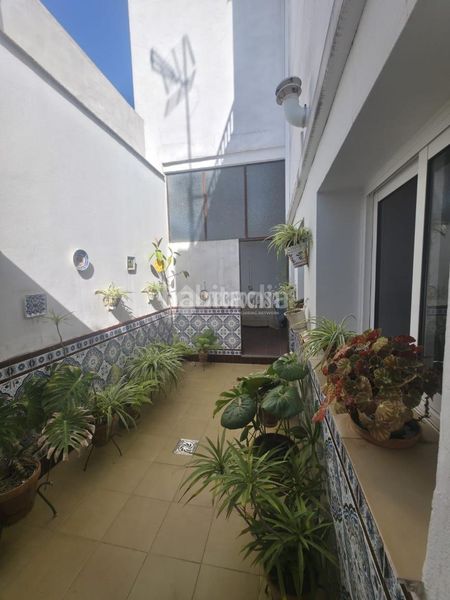 Foto c5034925-3915-4627-91e8-4144fab85d5b. Casa amb aparcament a Montilla