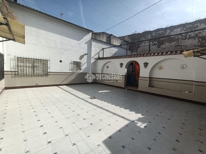 Foto d2ebe4a8-cdee-4316-ab3c-51661ce639a1. Casa a Montilla