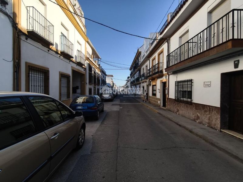 Foto 18a76ef9-9ed7-4eb7-b4ac-2448e9a19ebb. Posto auto in Montilla