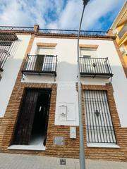 Casa aparellada a Montilla. Casa en venta en montilla