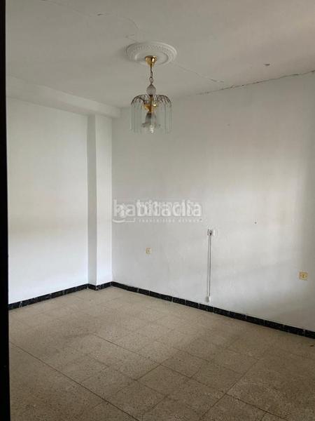 Foto a05d5c87-ab14-46e0-9cf4-84e607b29b25. Casa pareada casa en venta en Centro Utrera