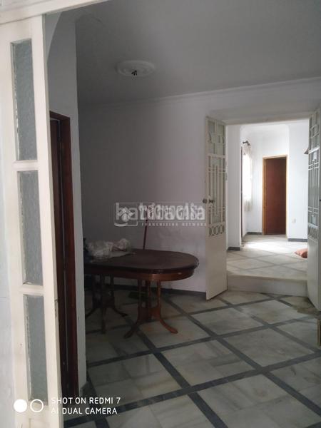 Foto eb878f04-c598-4218-82d0-bece8277f36d. Casa pareada casa en venta en Centro Utrera