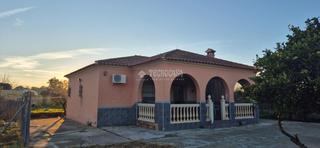 Masia a Coria del Río. Casa rural en venta en dos hermanas