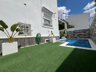 Doppelhaus in Consolación. Casa en venta en utrera