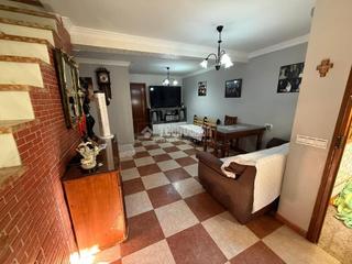 Casa aparellada a Torre Cruz - Los Molinos. Casa en venta en utrera
