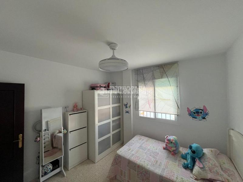 Foto b09e3d73-3544-4082-8d5a-13e200ea4ba5. Pis amb calefacció a Las Torres - Constelaciones Utrera