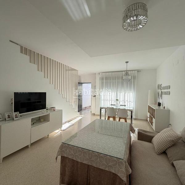 Foto c383bbb3-0d6b-446f-ab52-ebb1f3ab4ad6. Doppelhaus in Consolación Utrera