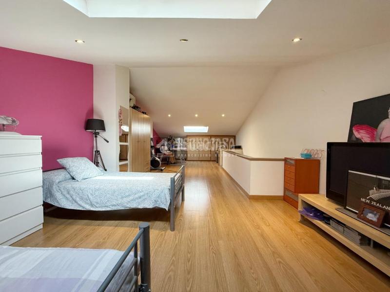 Foto fbe989ba-3537-449f-9d57-fc34f6e49e60. Casa pareada casa en venta en Marianao Sant Boi de Llobregat
