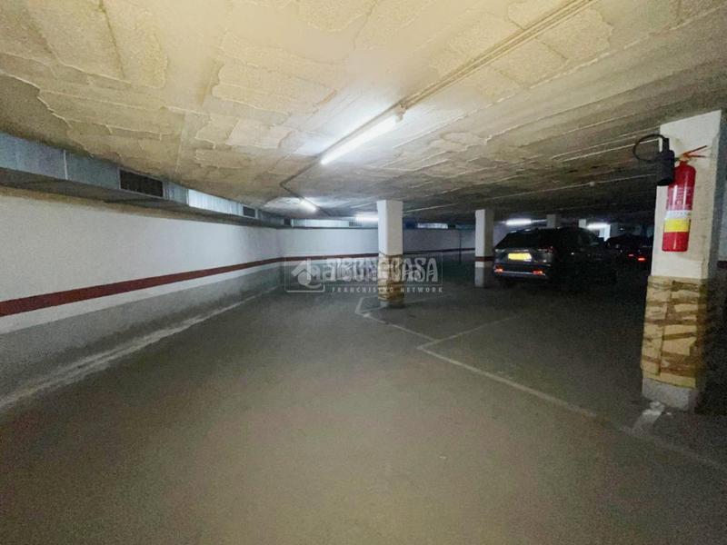 Foto 057519ba-4b75-49b5-b894-f52ae19330c4. Autoparkplatz in Marianao Sant Boi de Llobregat