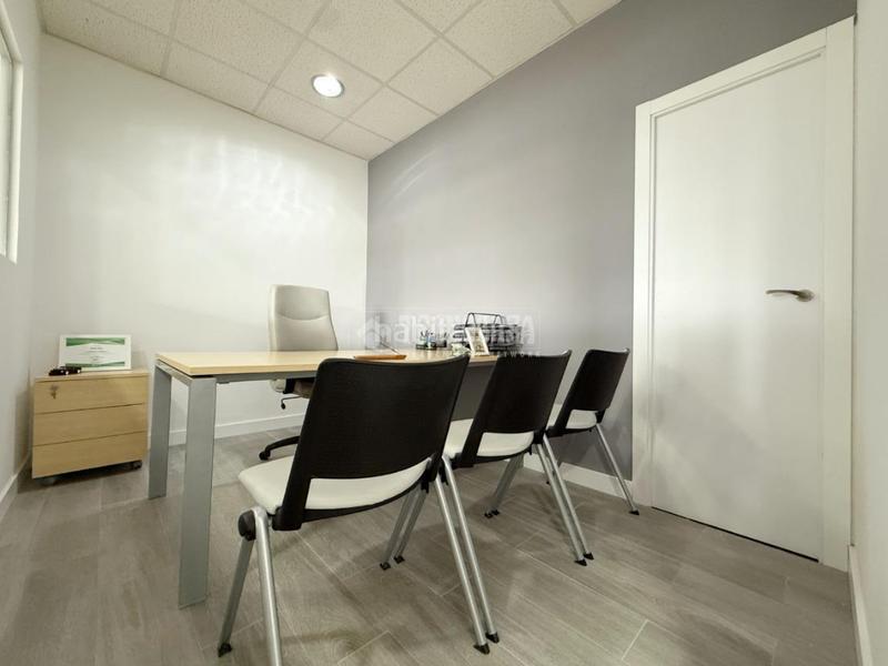 Foto d68319e3-a4ff-420a-8575-dca1e1bc67d6. Autoparkplatz in Marianao Sant Boi de Llobregat