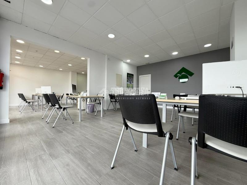 Foto e7ab1ecb-a5cc-452c-8675-e246ba794bf3. Autoparkplatz in Marianao Sant Boi de Llobregat