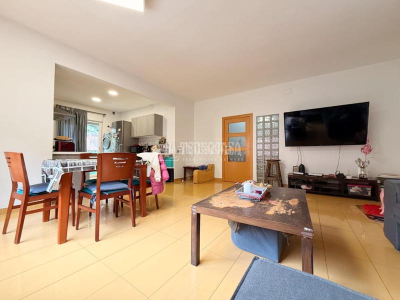 Foto d522732b-13cd-41d0-822f-9010e12bdf63. Casa con parcheggio in Cervelló