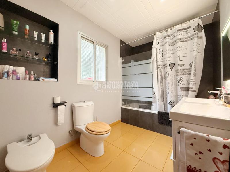 Foto def0be45-002f-4887-9a5c-f46fd5819fcd. Casa con parcheggio in Cervelló