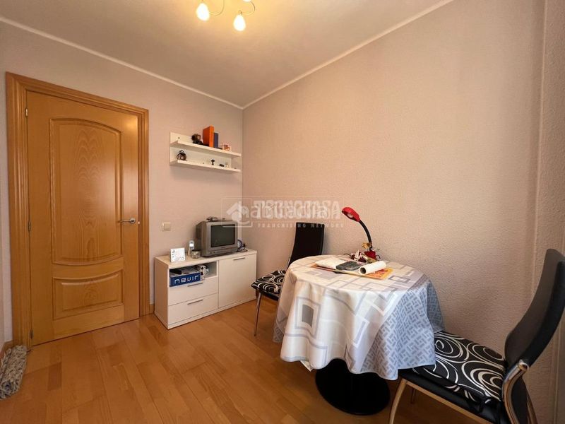 Foto 4e5e4ed6-774d-4e47-962f-48ad5c19d0c3. Pis amb calefacció aparcament a Las Delicias Zaragoza