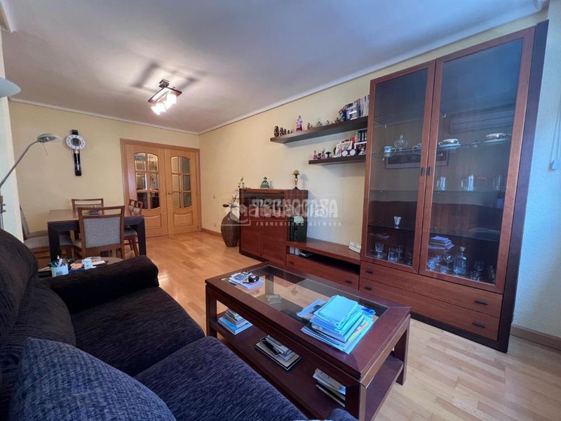 Foto d456e05e-707e-404c-ab96-a55ca7bc264f. Pis amb calefacció aparcament a Las Delicias Zaragoza