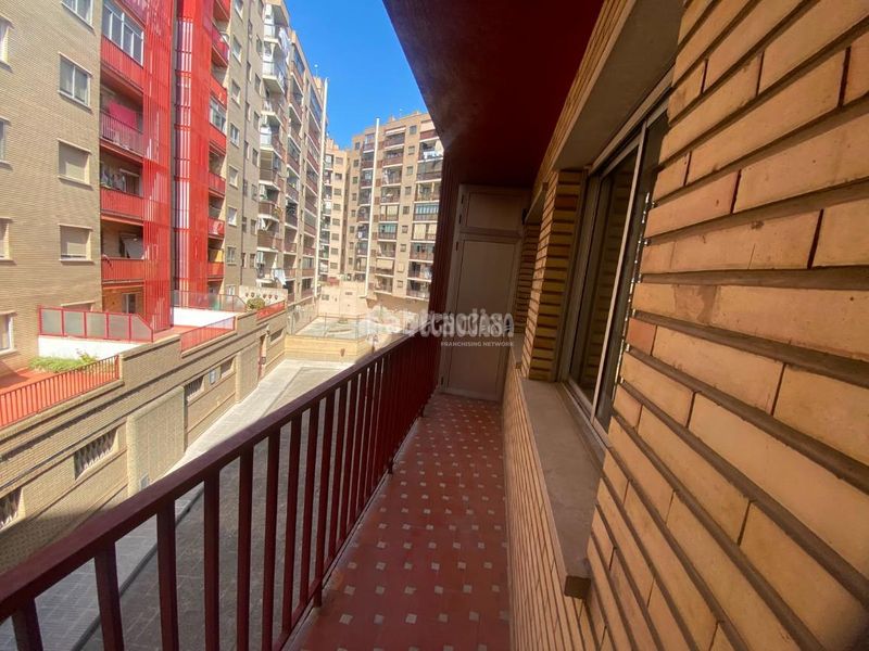 Foto 0637c631-7826-4782-b8f5-f2d20e8288a4. Pis amb calefacció aparcament a Las Delicias Zaragoza