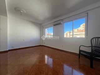 Etagenwohnung  Calle navas de tolosa. Piso en venta en zaragoza