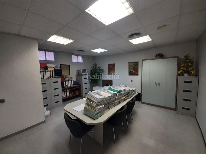 Foto ae9eb882-e16c-49e2-ad0d-45e6e91e6cd3. Lloguer local comercial a Centre Rubí