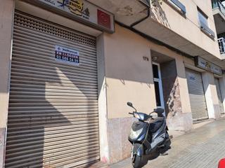 Location Local commercial à La Serreta. Local