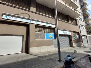 Lloguer Local Comercial a Centre. Local