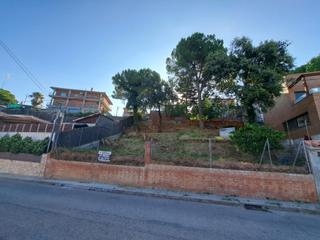 Terreno residencial en Castellnou-Can Mir-Can Solà. Terreno