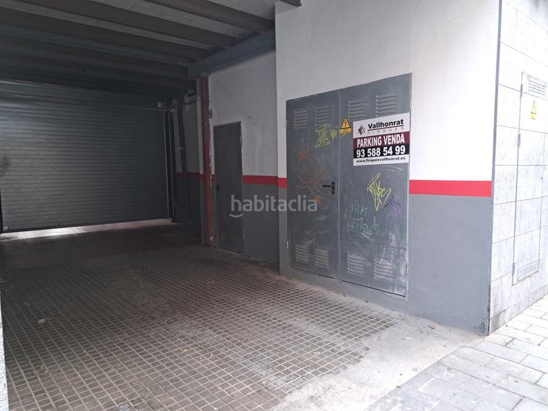 Foto bd7d60fe-329d-4954-845d-6a934f45a7a2. Parking coche aparcamiento en Centre Rubí