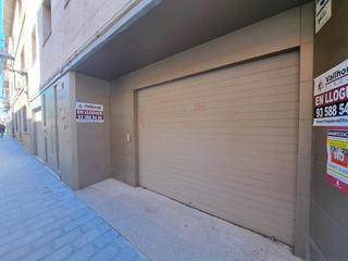 Lloguer Local Comercial a Centre. Local