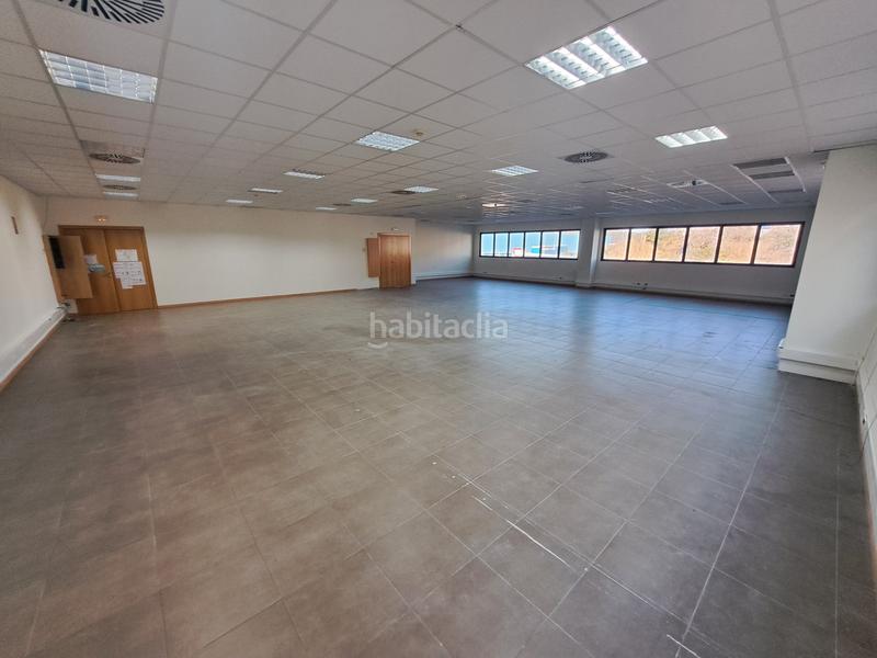 Foto 32fb8105-7765-452f-9851-875b9cb1b635. Rent office space with heating parking in Zona Nord Rubí