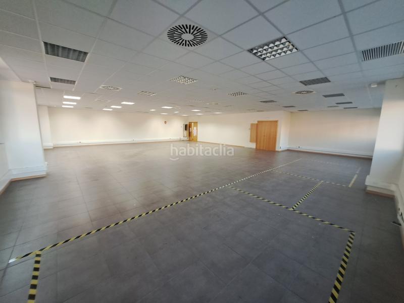 Foto c5bc454b-245d-4ad0-857f-9b5bf583a345. Rent office space with heating parking in Zona Nord Rubí