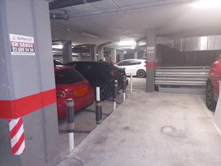 Aparcament cotxe a Zona Nord. Aparcamiento