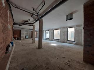 Rent Business premise in Centre. Local
