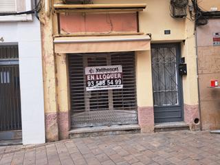 Lloguer Local Comercial a Centre. Local
