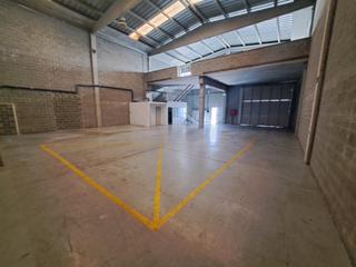 Location Bâtiment à usage industriel à Les Fonts. Nave
